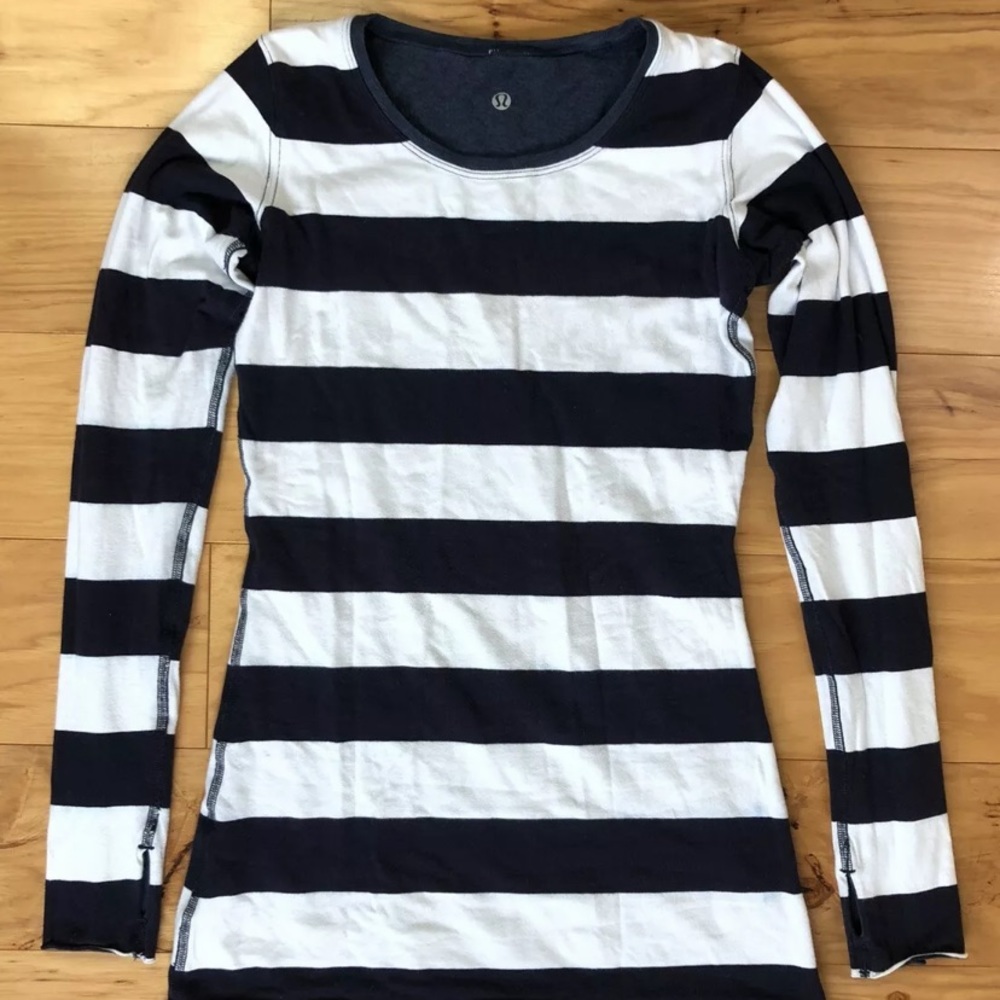 ❌SOLD❌ Lululemon Sz 4 Reversible Long Sleeve